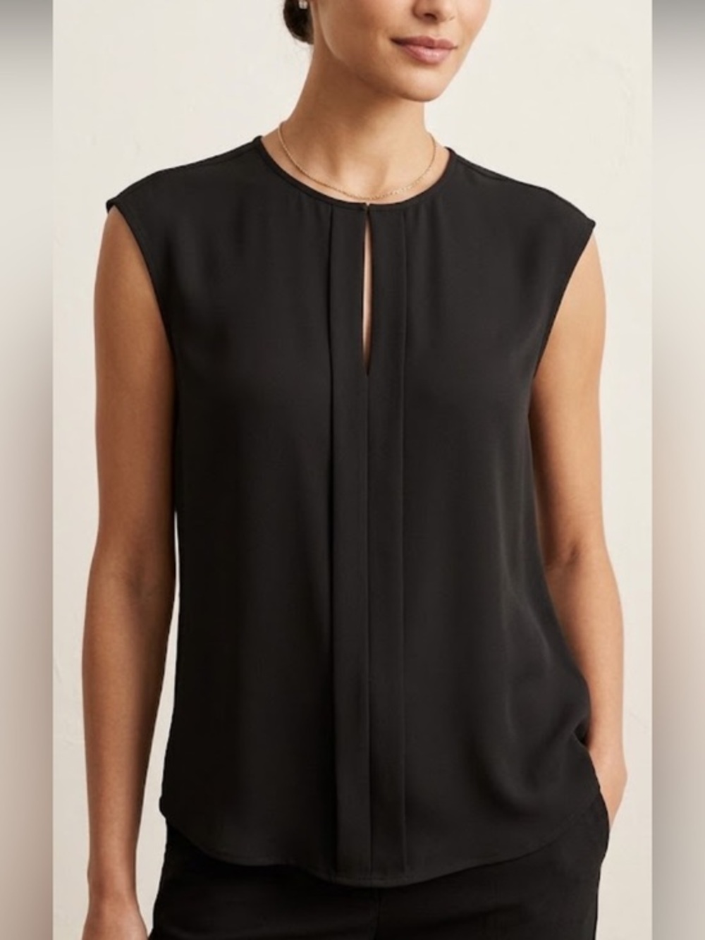 🇪🇸🐠J Crew blouse sleeveless shell black keyhole front size 0